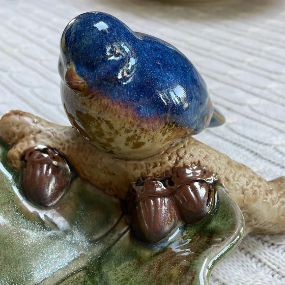Tabletop birdbath. 13”x 8” leaf bluebird branch acorn. No chips or cracks. - Picture 3 of 10